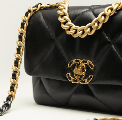 CHANEL 19 Handbag small black