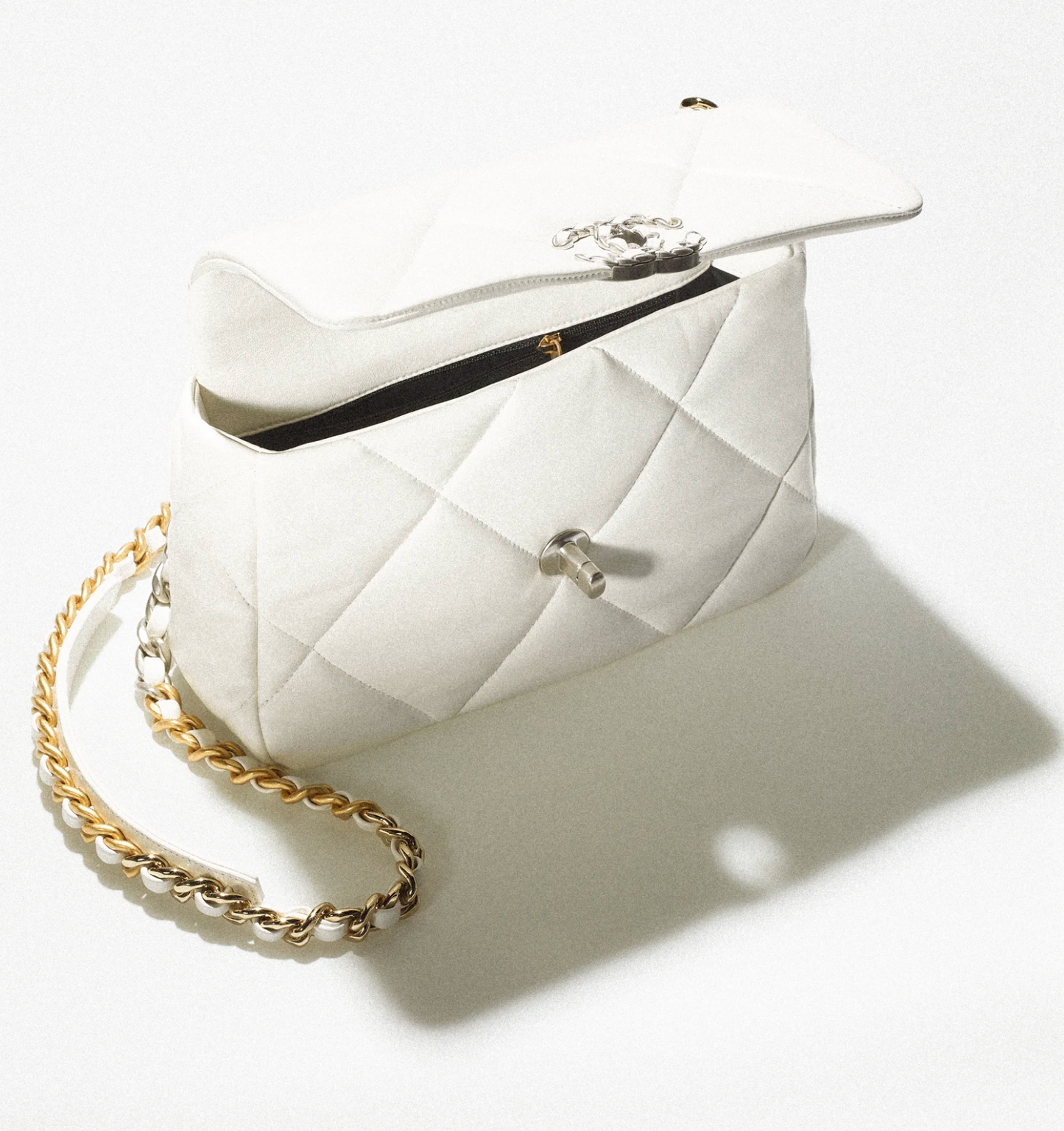 CHANEL 19 Handbag small white