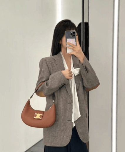 Celine Ava Triomphe Bag Medium brown