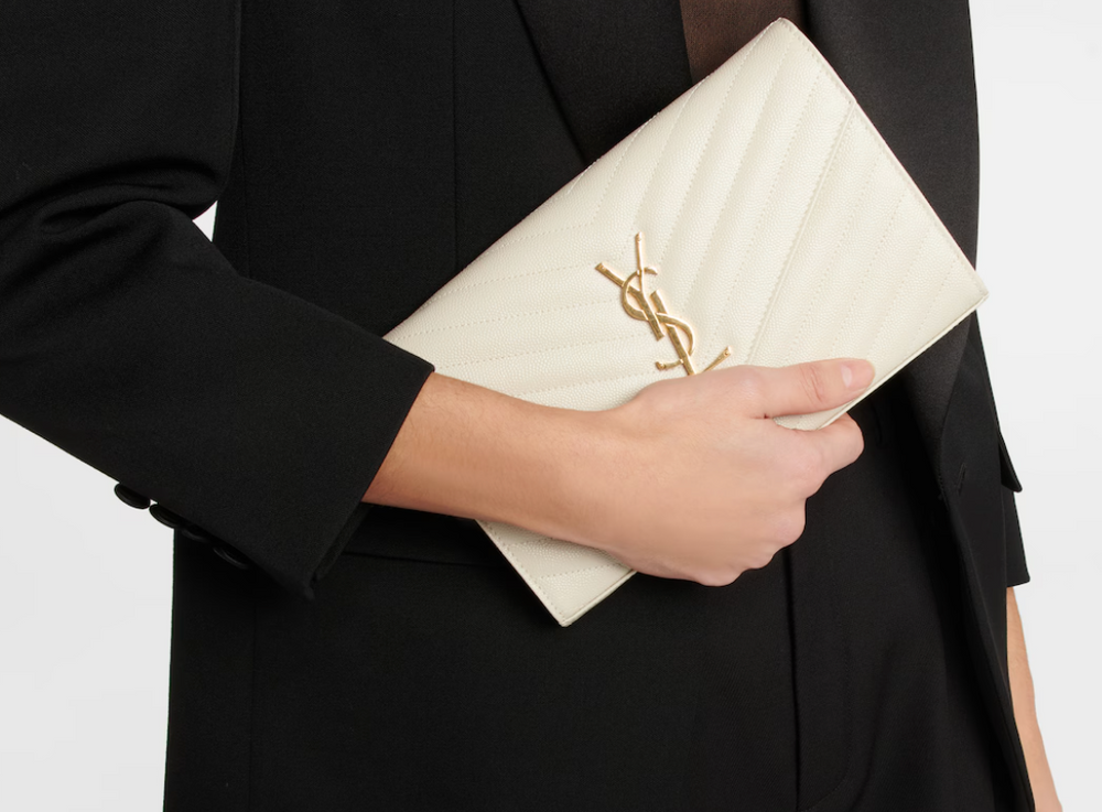Cassandra Envelope Chain Wallet white cream