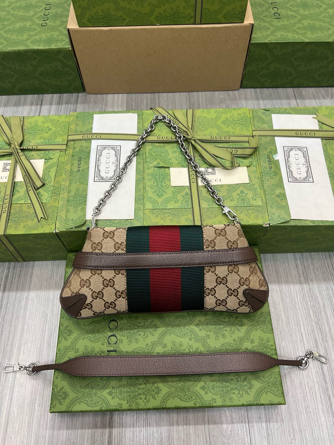 Horsebit Chain Medium Shoulder Bag
