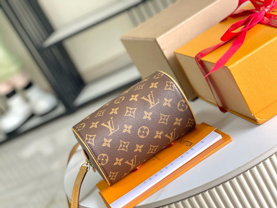 LOUIS VUITTON NANO SPEEDY DATING