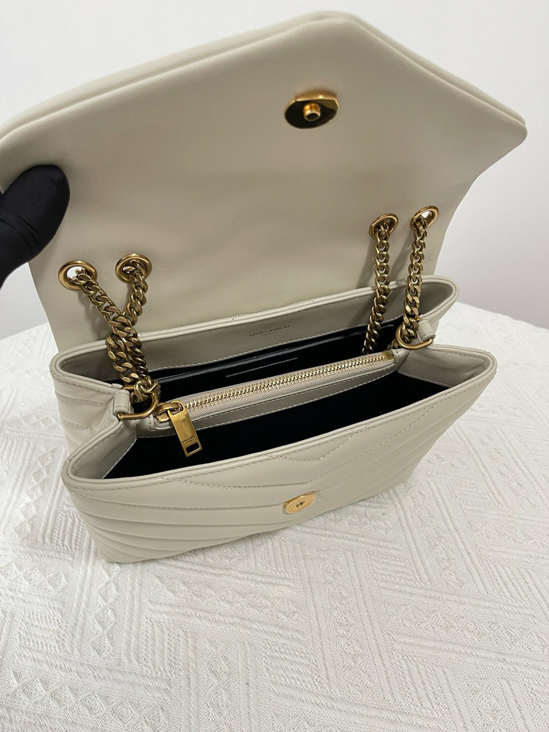 Saint laurent Loulou Shoulder Bag small white