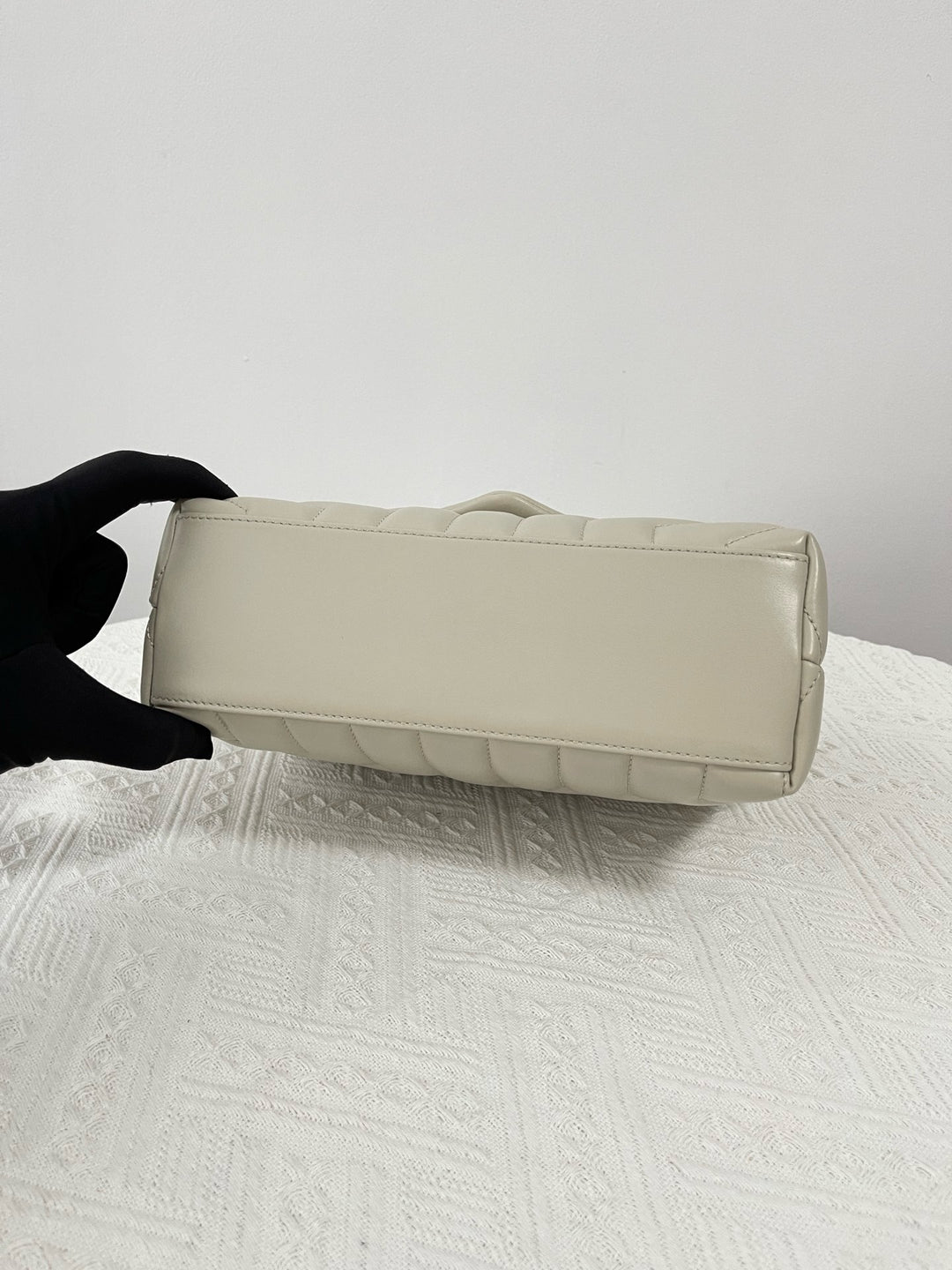 Saint laurent Loulou Shoulder Bag small white