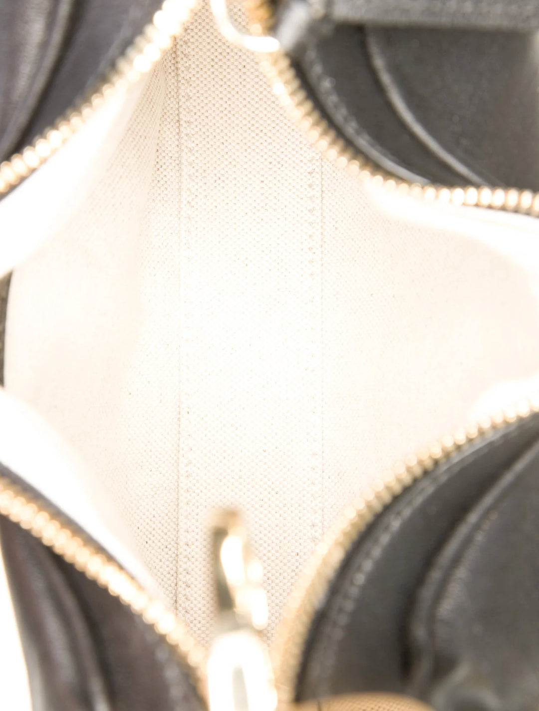 Gucci Attache Shoulder Bag black