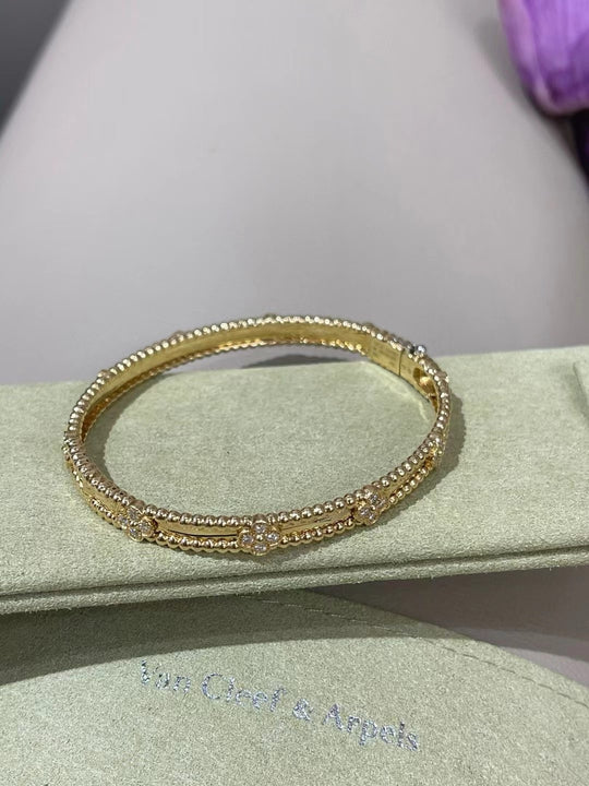 سوار بيرليه سويت كلوفرز، موديل متوسط، مطلي بالذهب عيار 18 قيراطًا