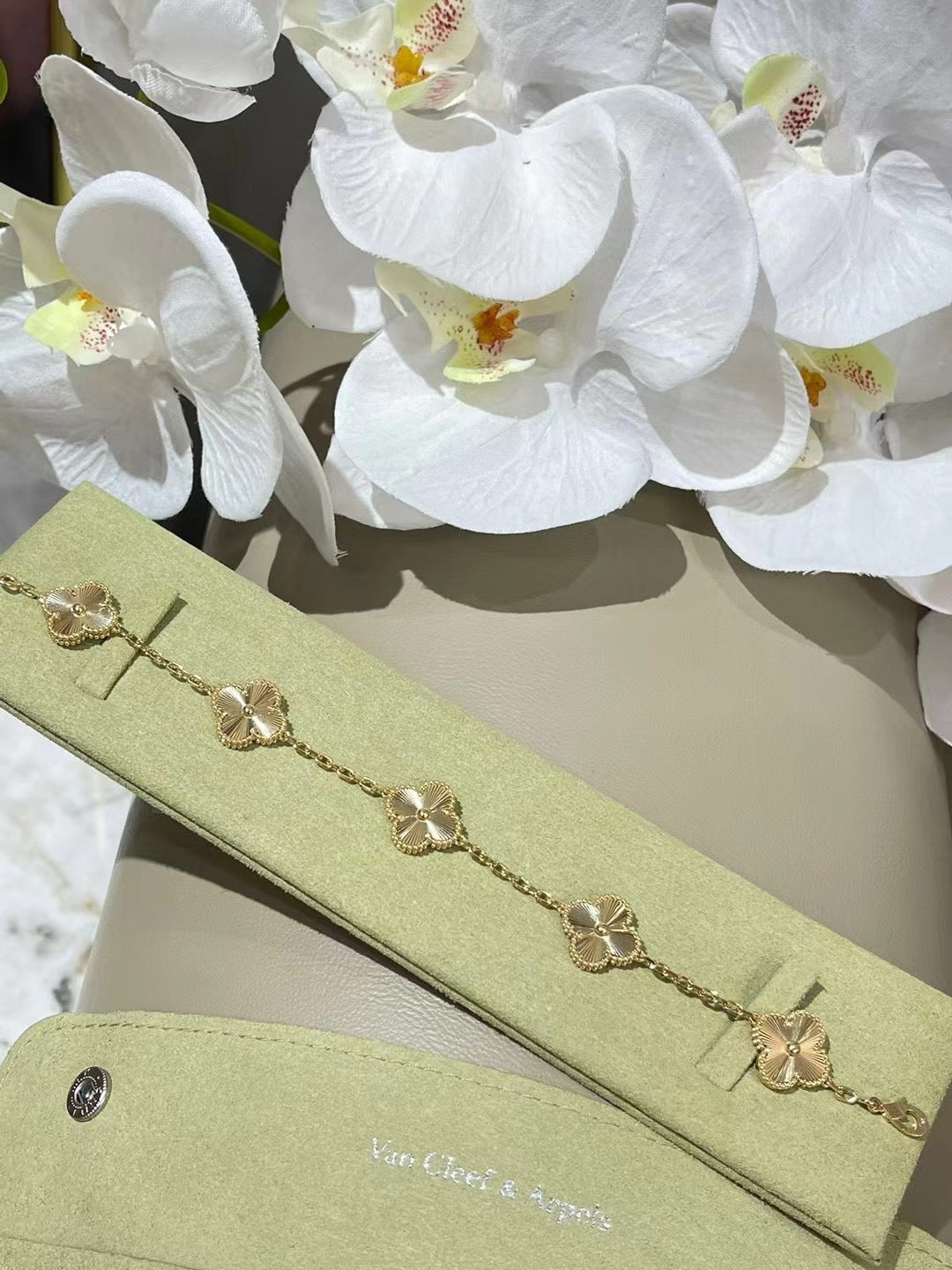 Vintage Alhambra Bracelet, 5 Motifs 18K gold platted