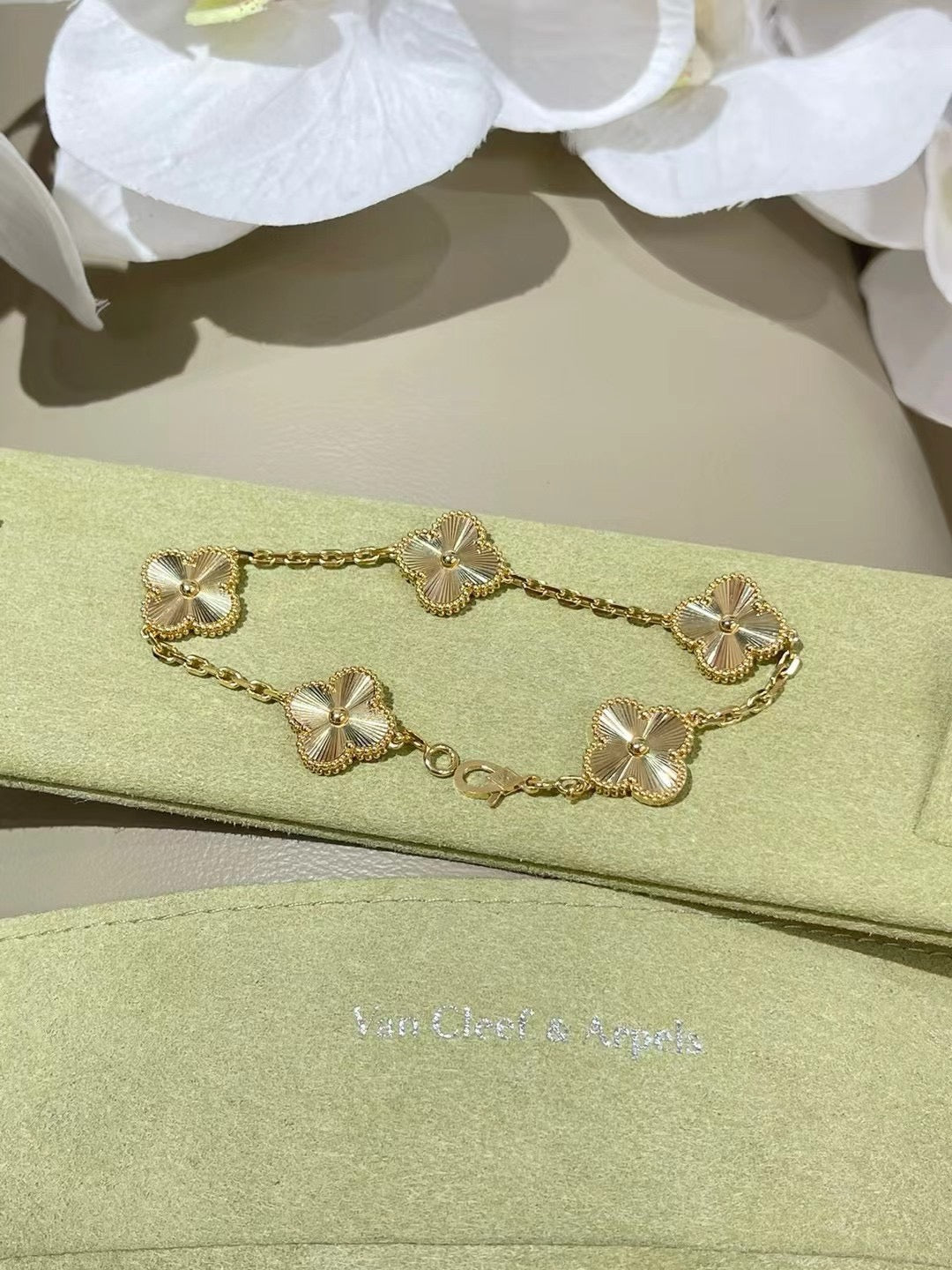 Vintage Alhambra Bracelet, 5 Motifs 18K gold platted
