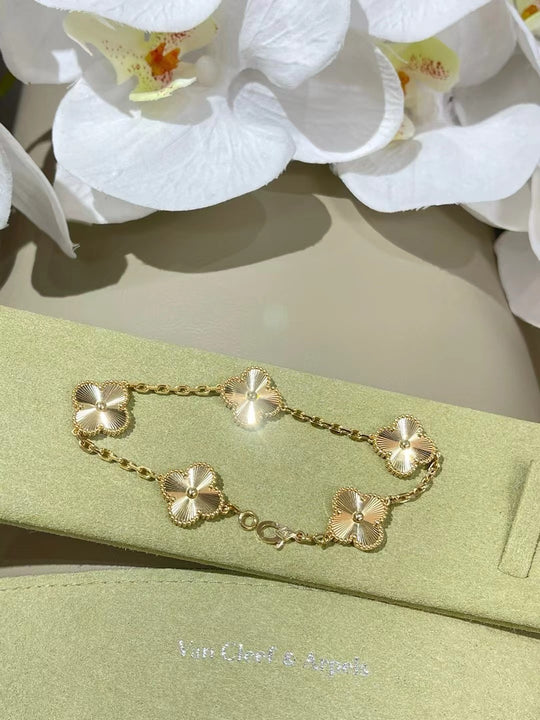 Vintage Alhambra Bracelet, 5 Motifs 18K gold platted
