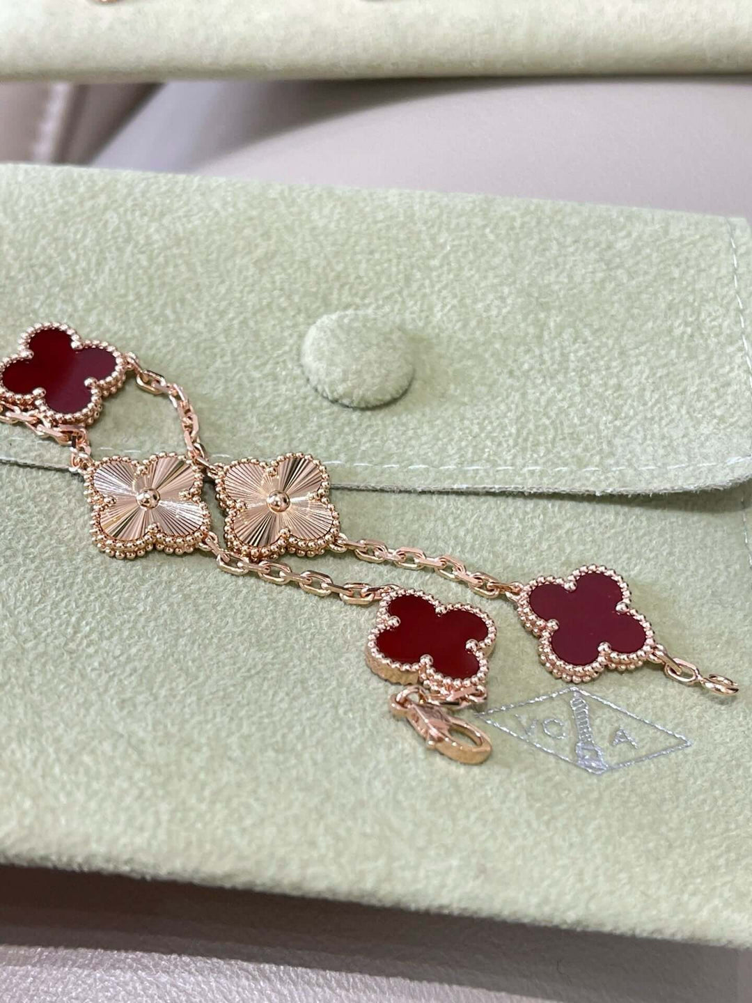 Vintage Alhambra Bracelet, 5 Motifs 18K Gold-Plated Finish red-gold