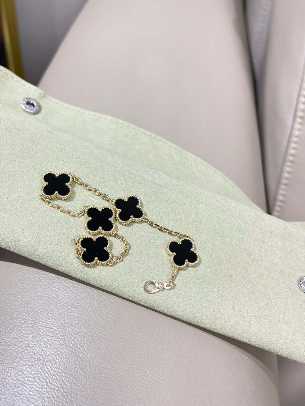 Vintage Alhambra Bracelet, 5 Motifs 18K Gold-Plated Finish black