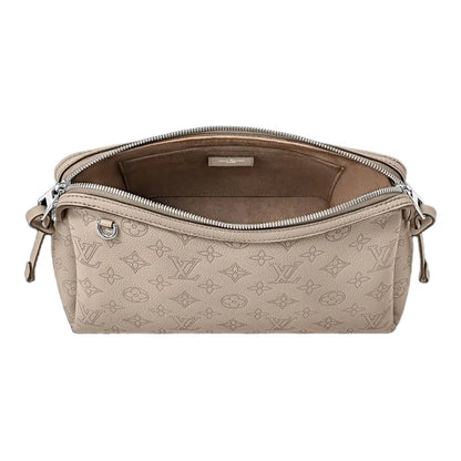 Louis Vuitton 'Hand It All PM' handbag – ivory-gray leather